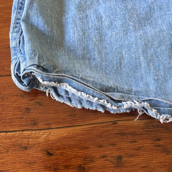 GAP women's chambray v neck tank light blue wash size S - Picture 3 of 7